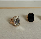 Anello con Maglia Elastica e Pietra Rettangolare