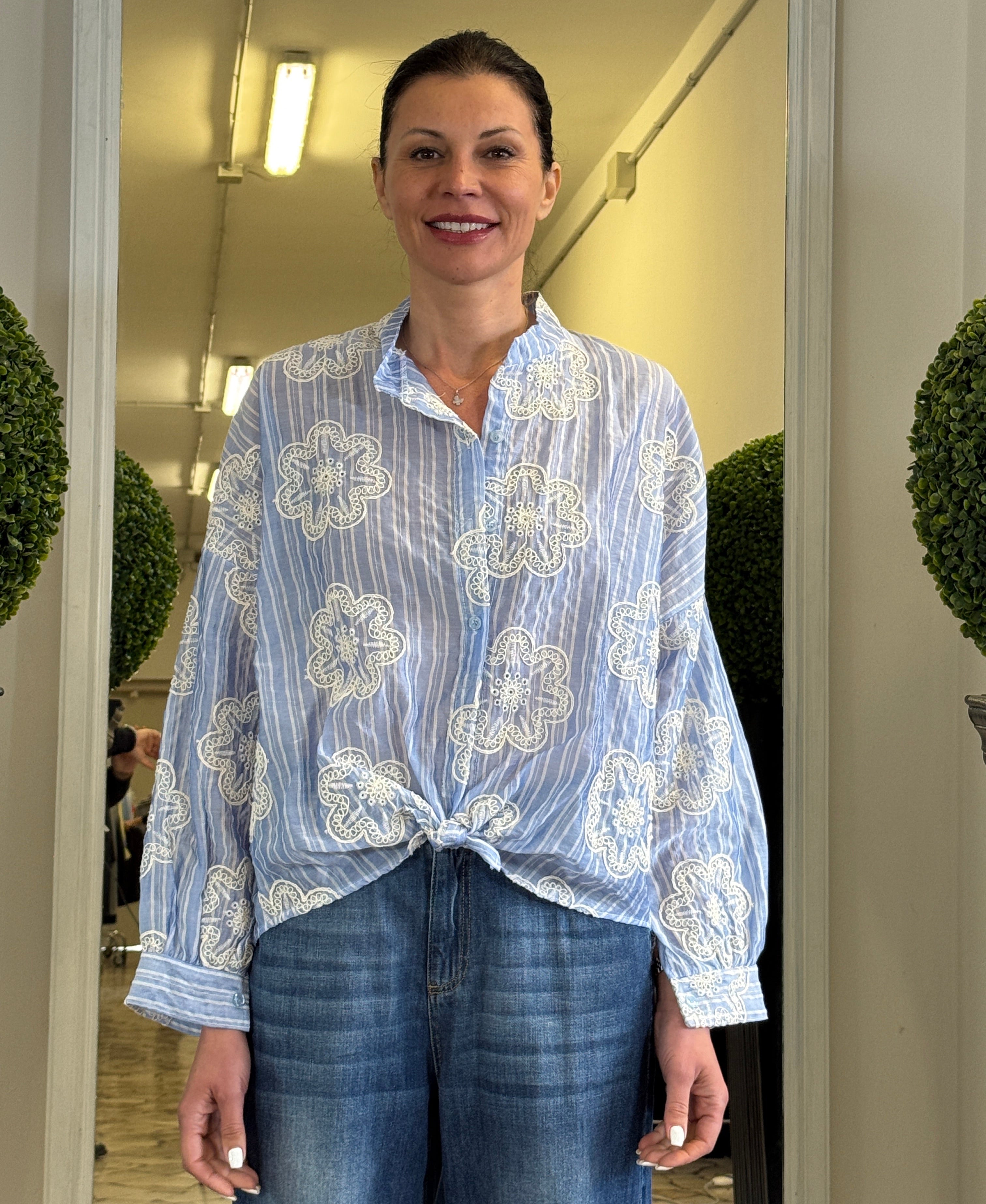 Camicia Collo alla Corena a Righe con Ricami