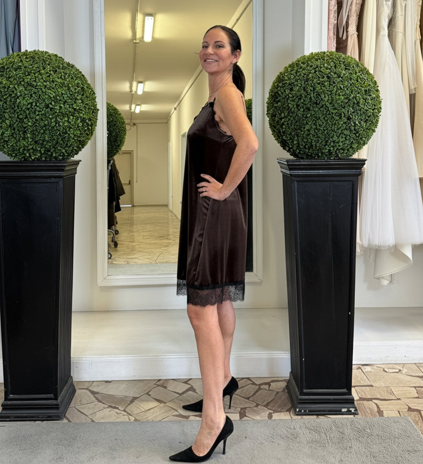 Abito a Sottoveste in Velluto e Pizzo