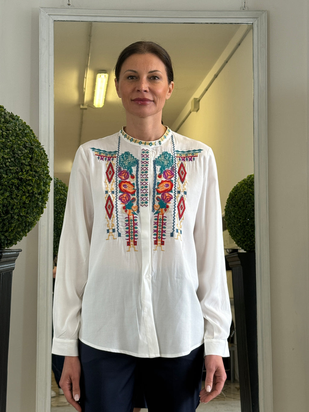 Camicia con Ricamo Etnico