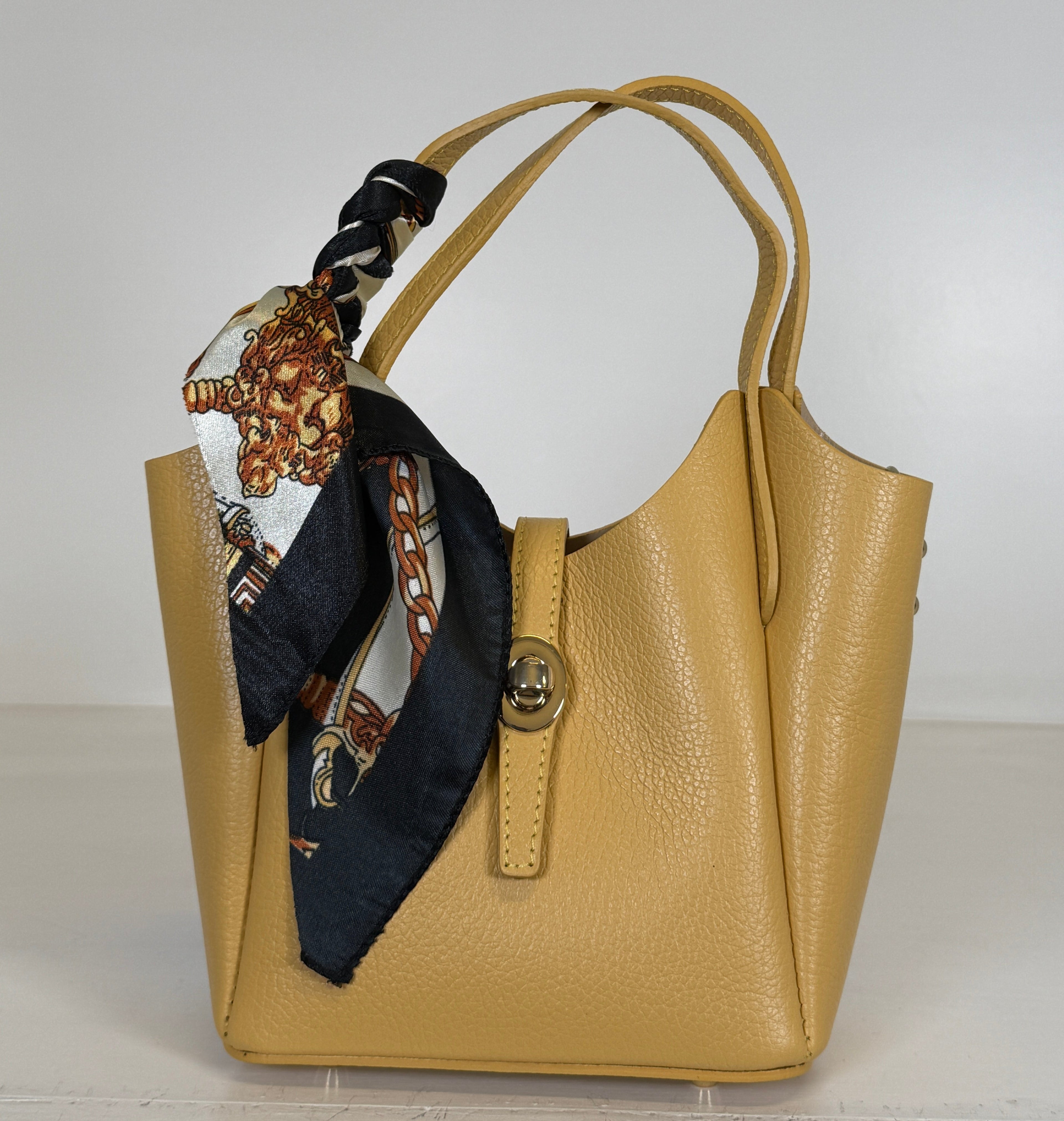 Mia Borsa in Pelle con Foulard sul Manico