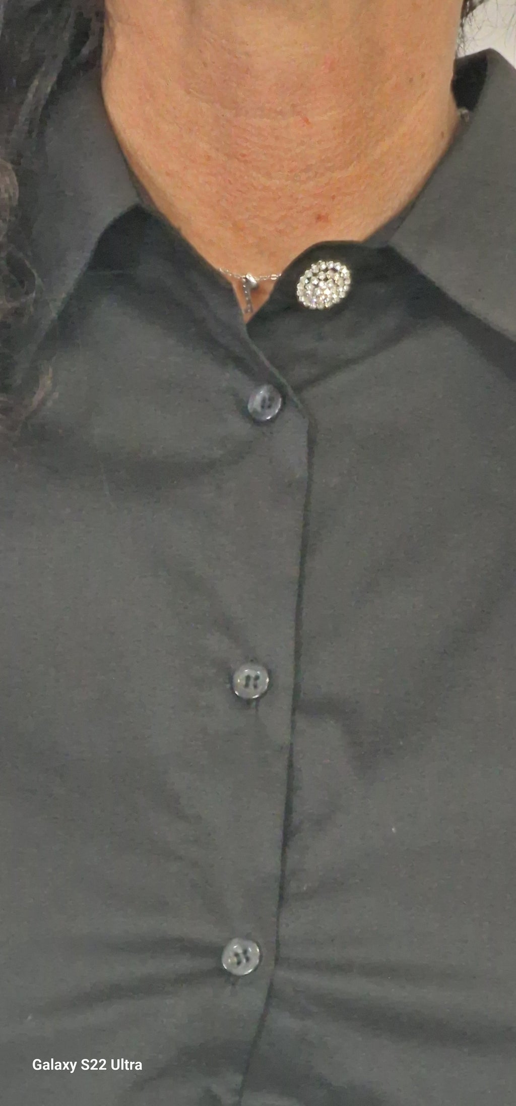 Camicia con bottone gioiello