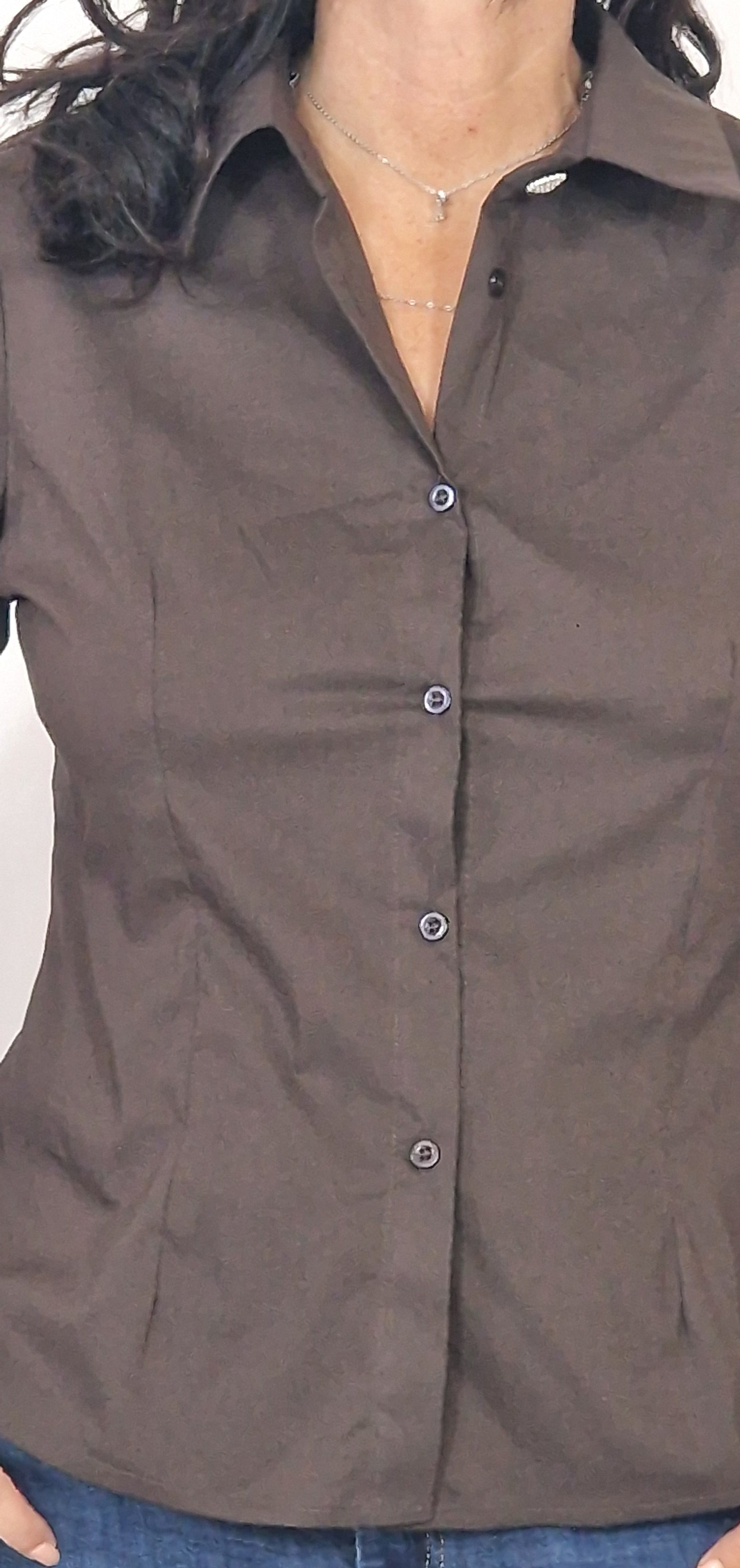 Camicia con bottone gioiello