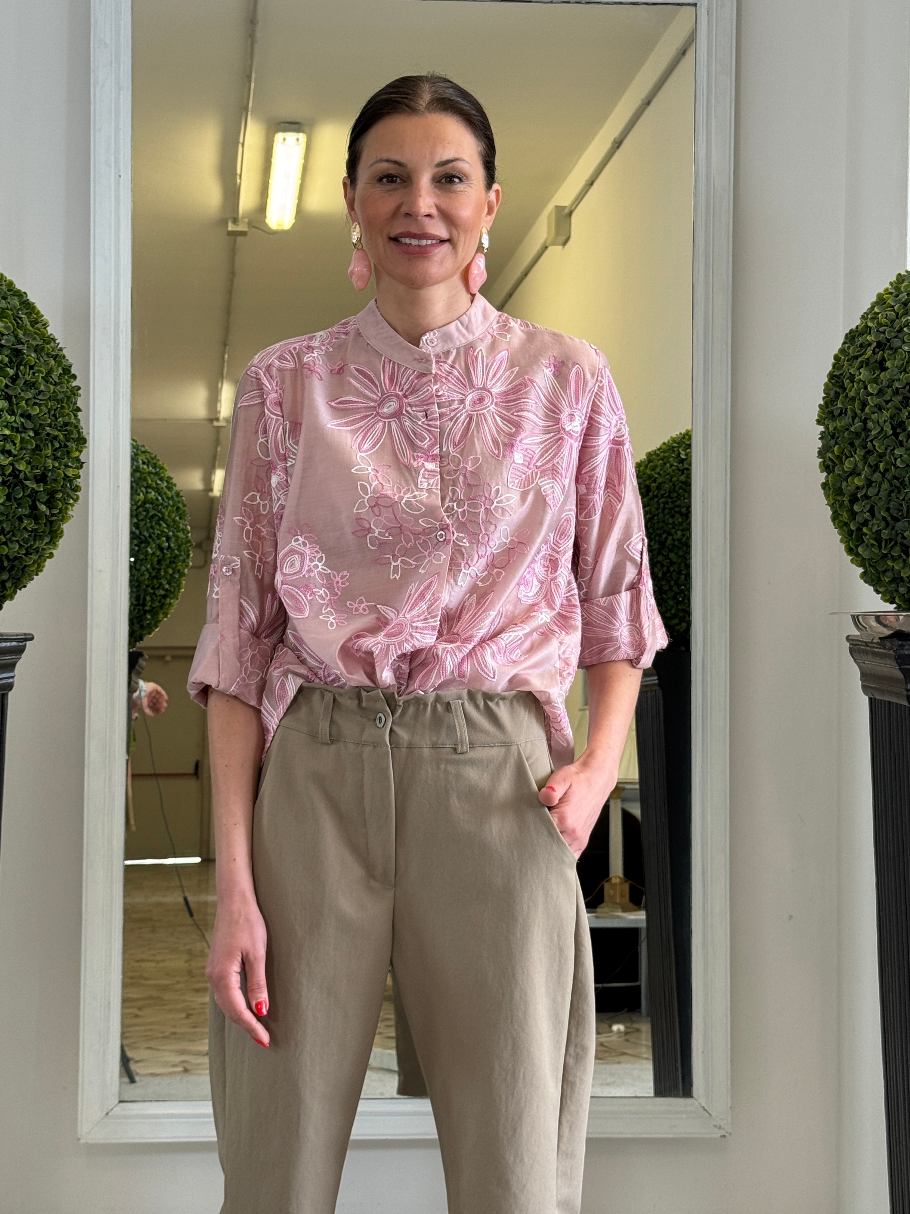 Camicia con Ricami Floreali