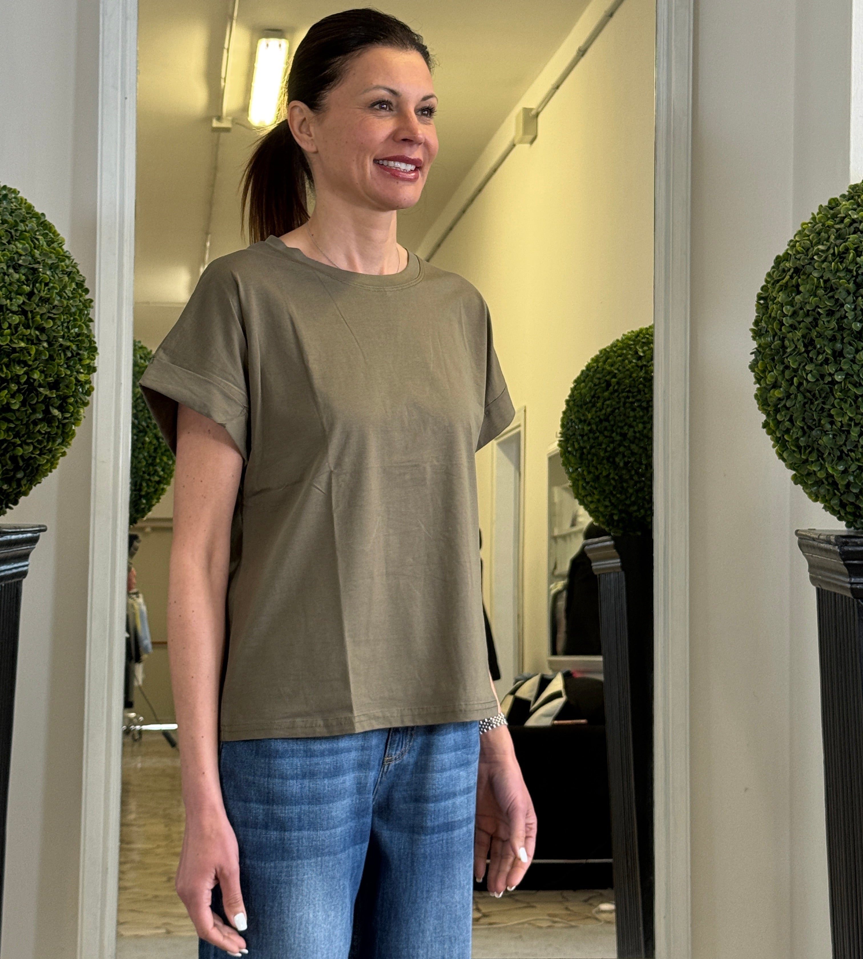 T-shirt Basic con Maniche con Risvolto