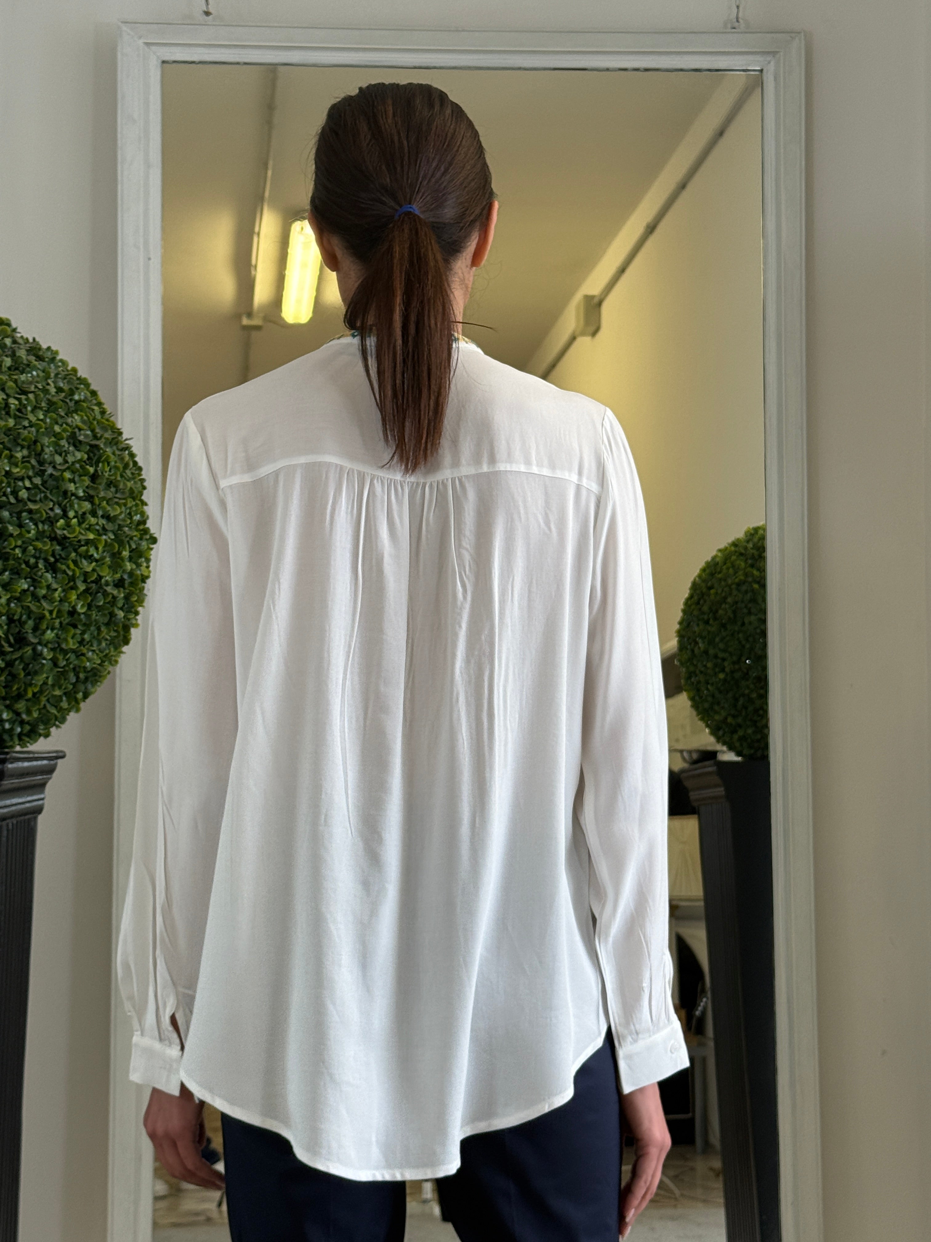 Camicia con Ricamo Etnico