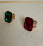 Anello con Maglia Elastica e Pietra Rettangolare