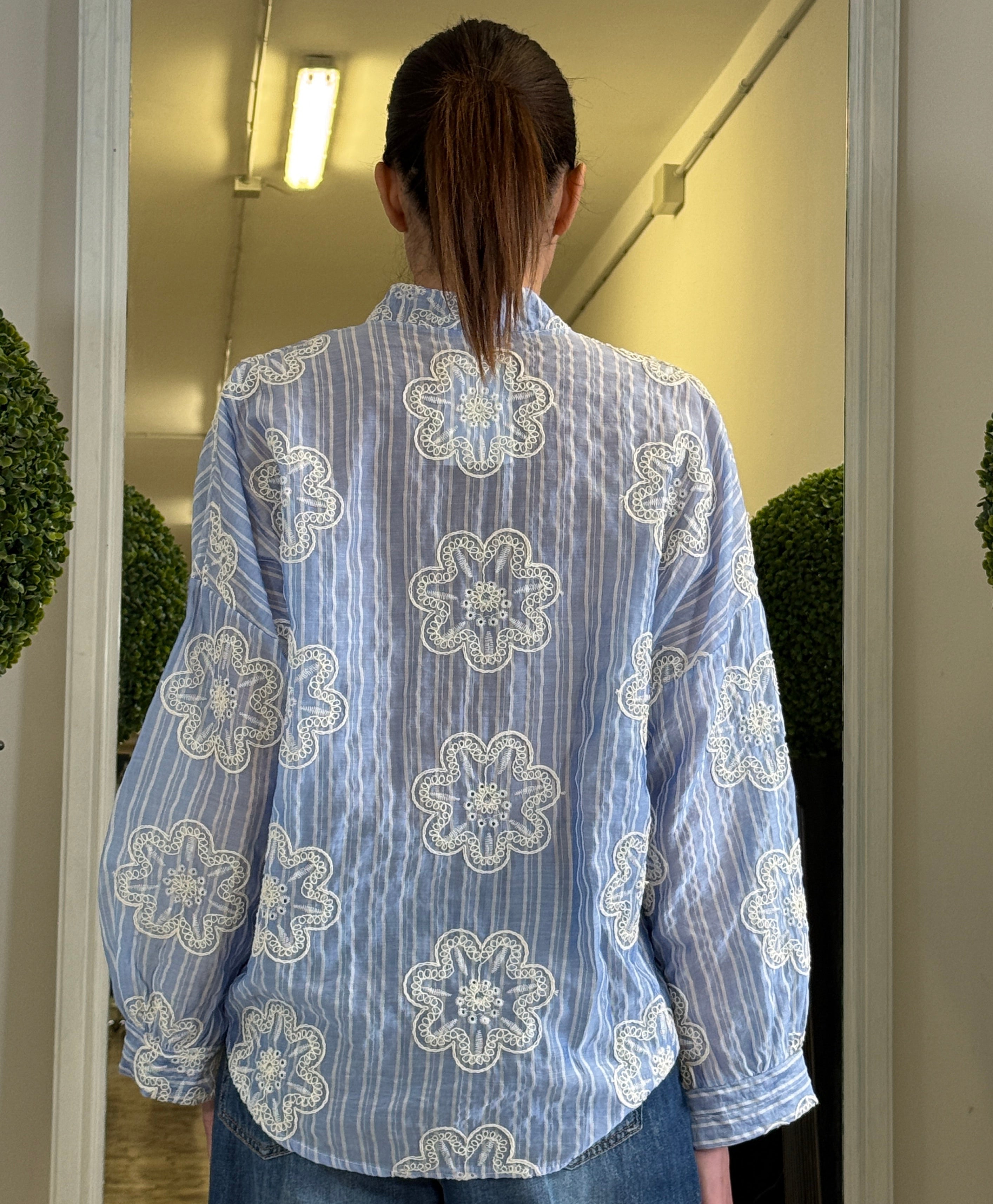 Camicia Collo alla Corena a Righe con Ricami