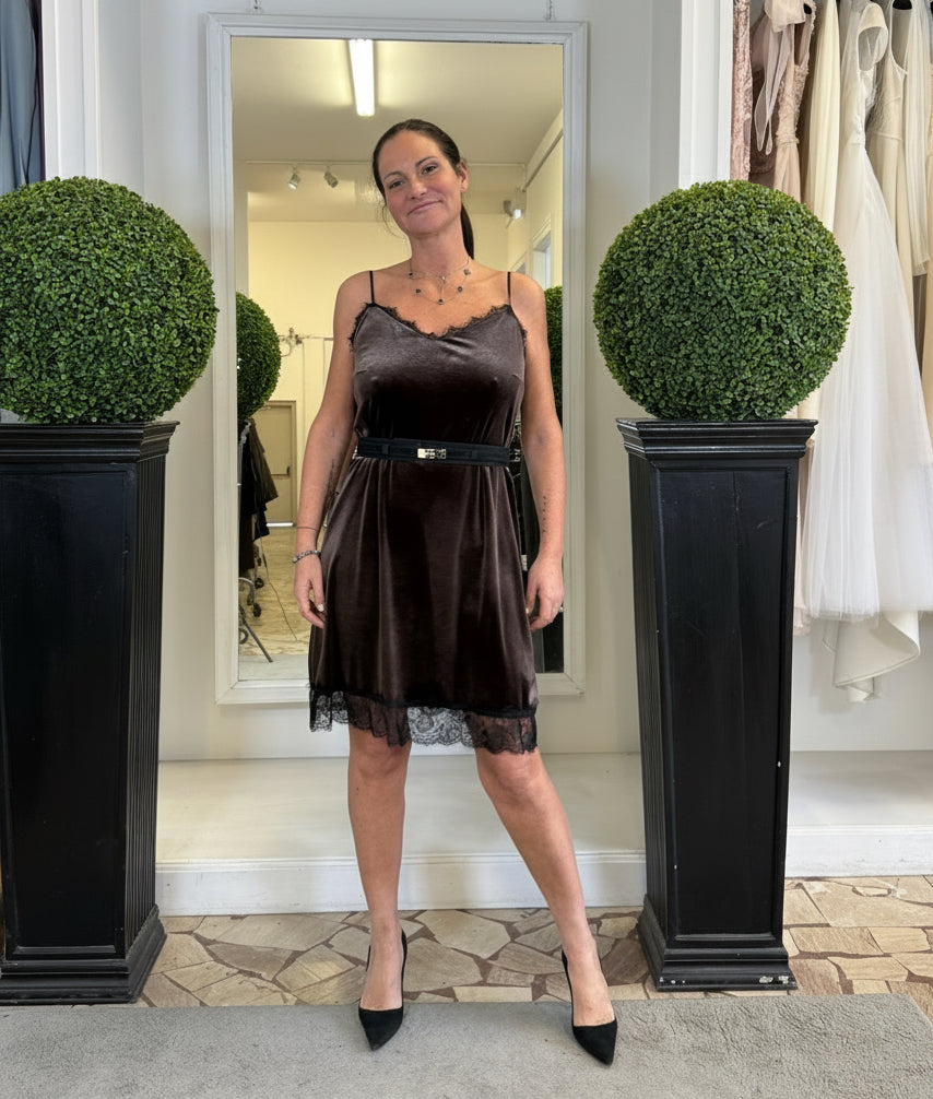 Abito a Sottoveste in Velluto e Pizzo