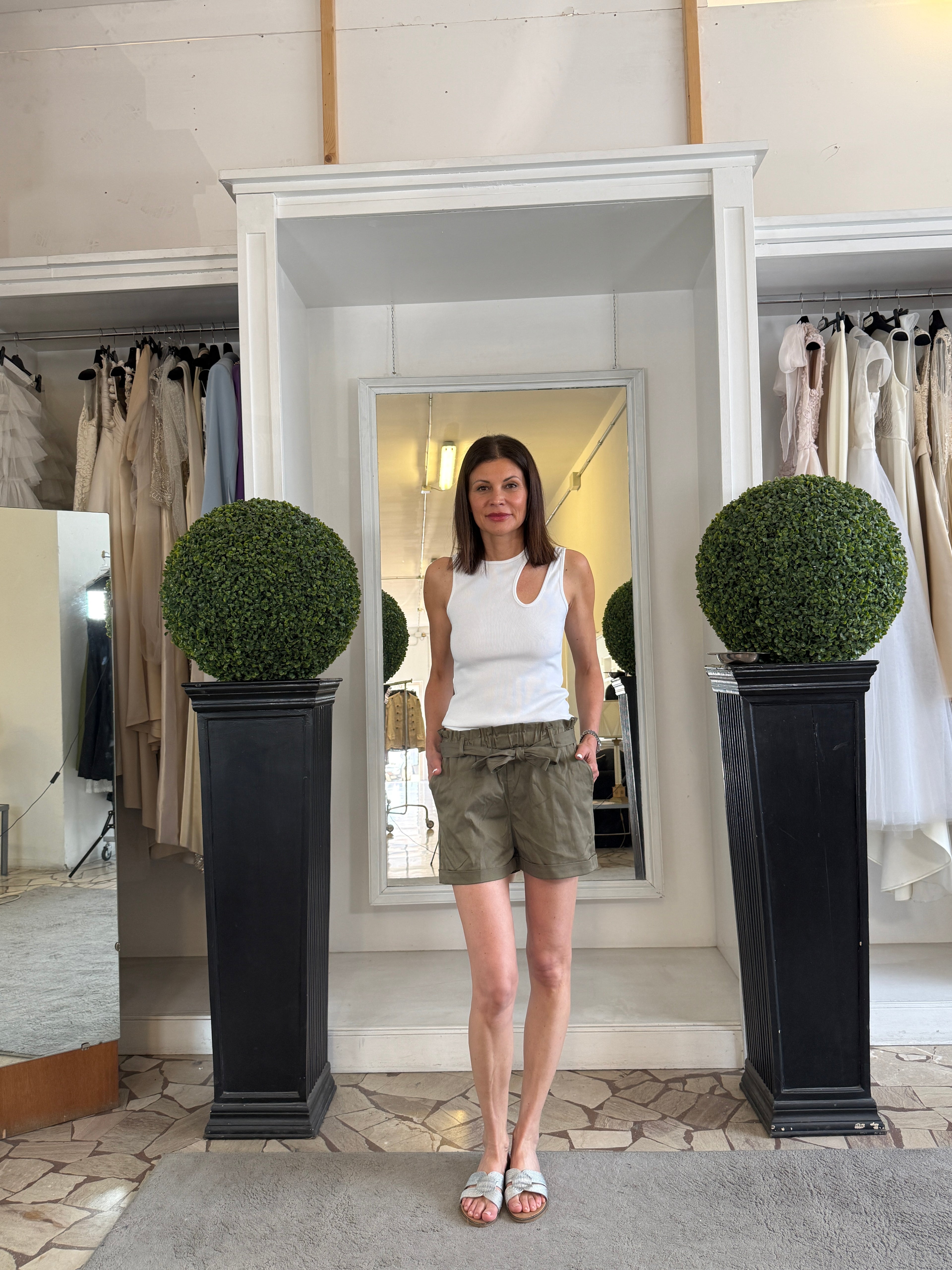 Shorts con Elastico e Cintura in Tessuto
