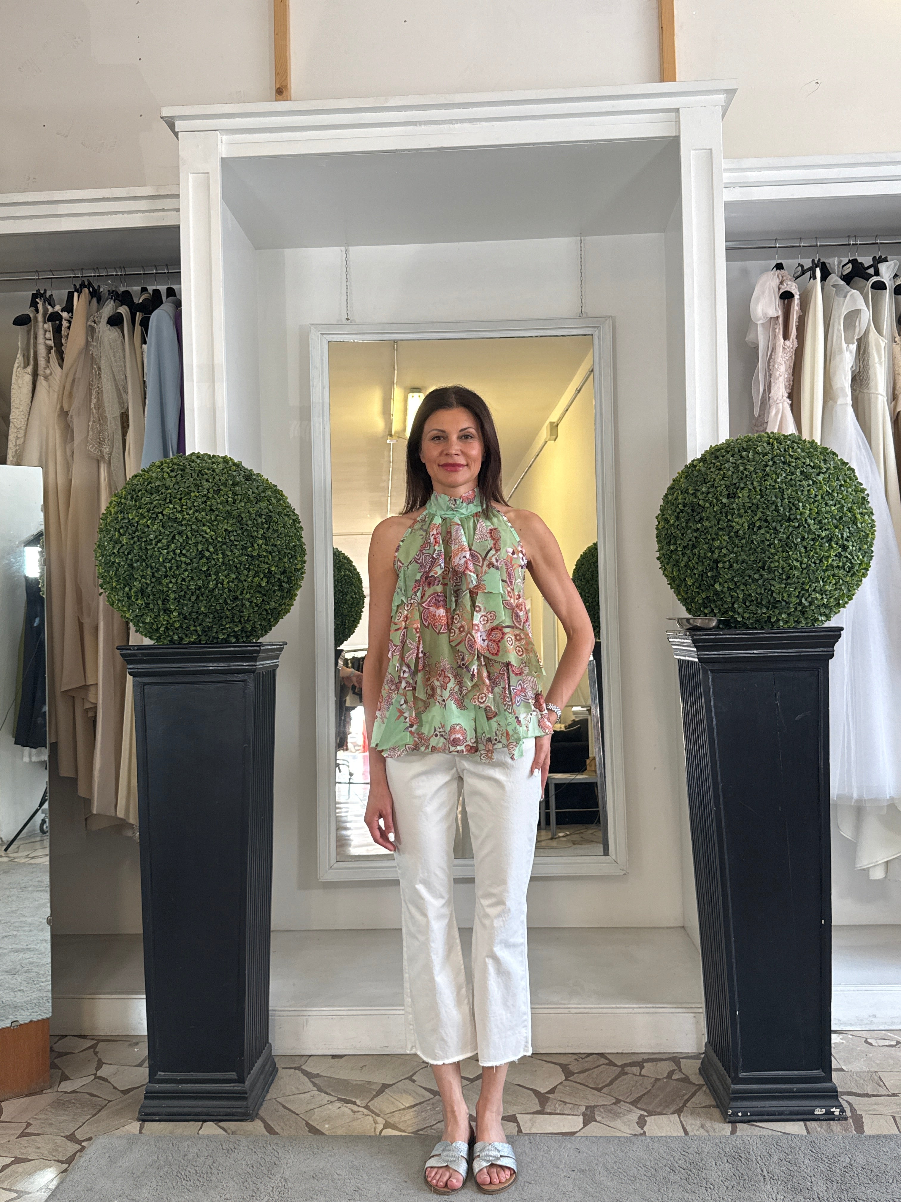 Blusa Americana con Fiocco sul Retro e Volaint Davanti
