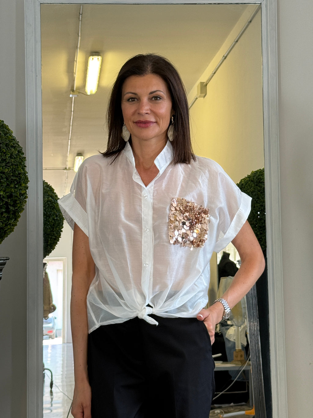 Camicia Maniche Corte con Risvolto e Tasca in Paillettes