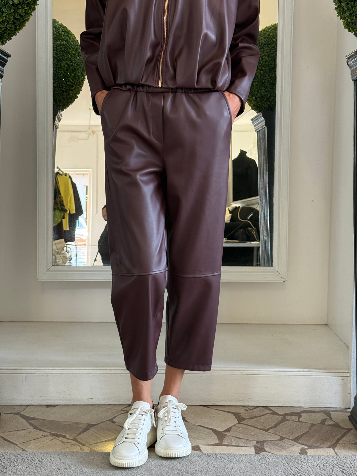 Pantaloni Jogger Cropped in Ecopelle 775
