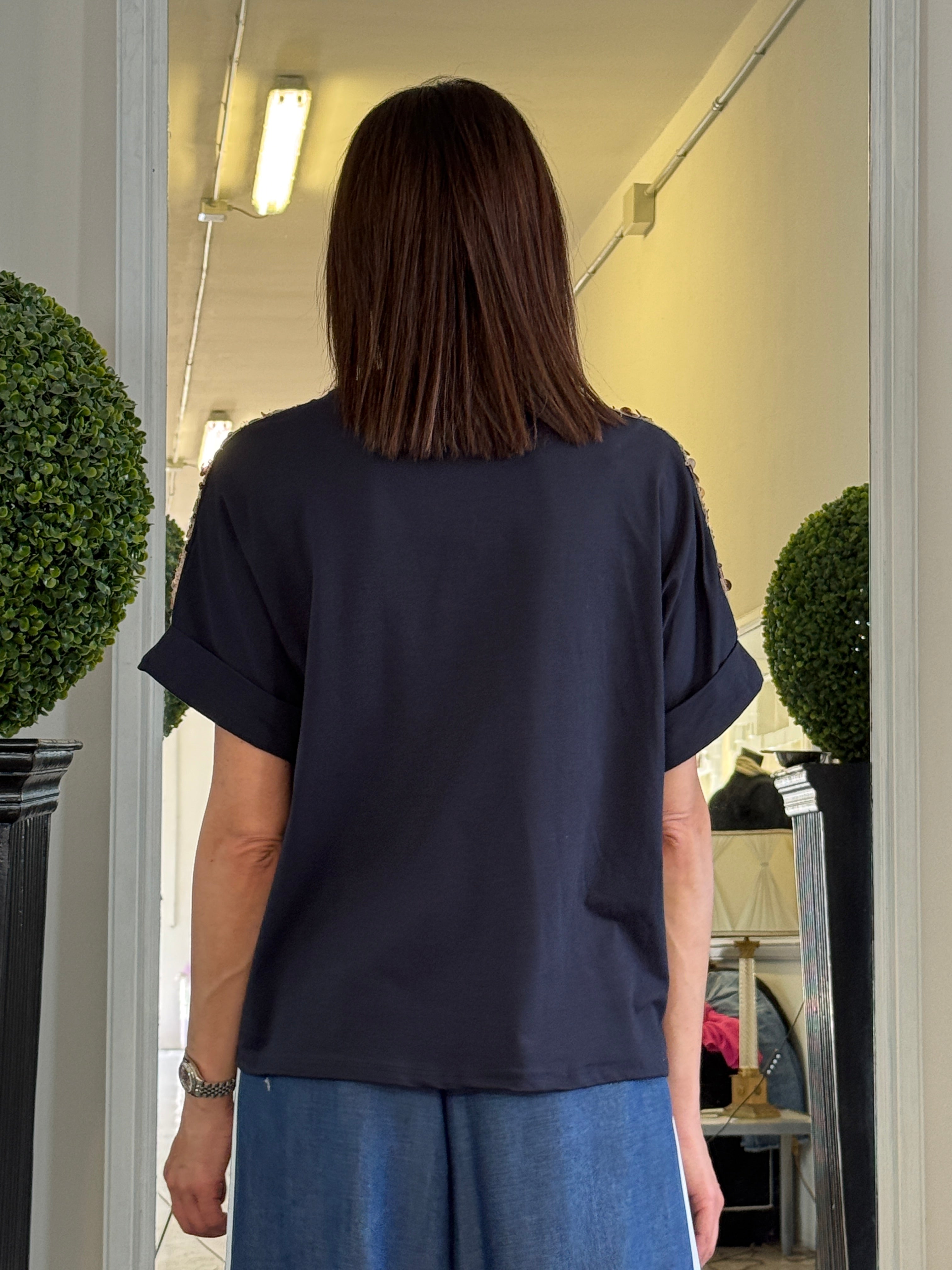 T-shirt con Pailettes sulle Spalle