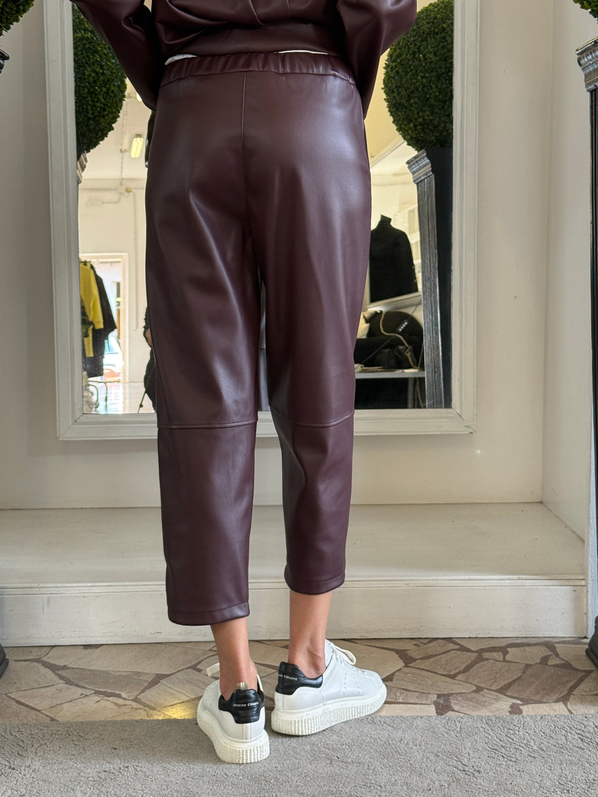 Pantaloni Jogger Cropped in Ecopelle 775