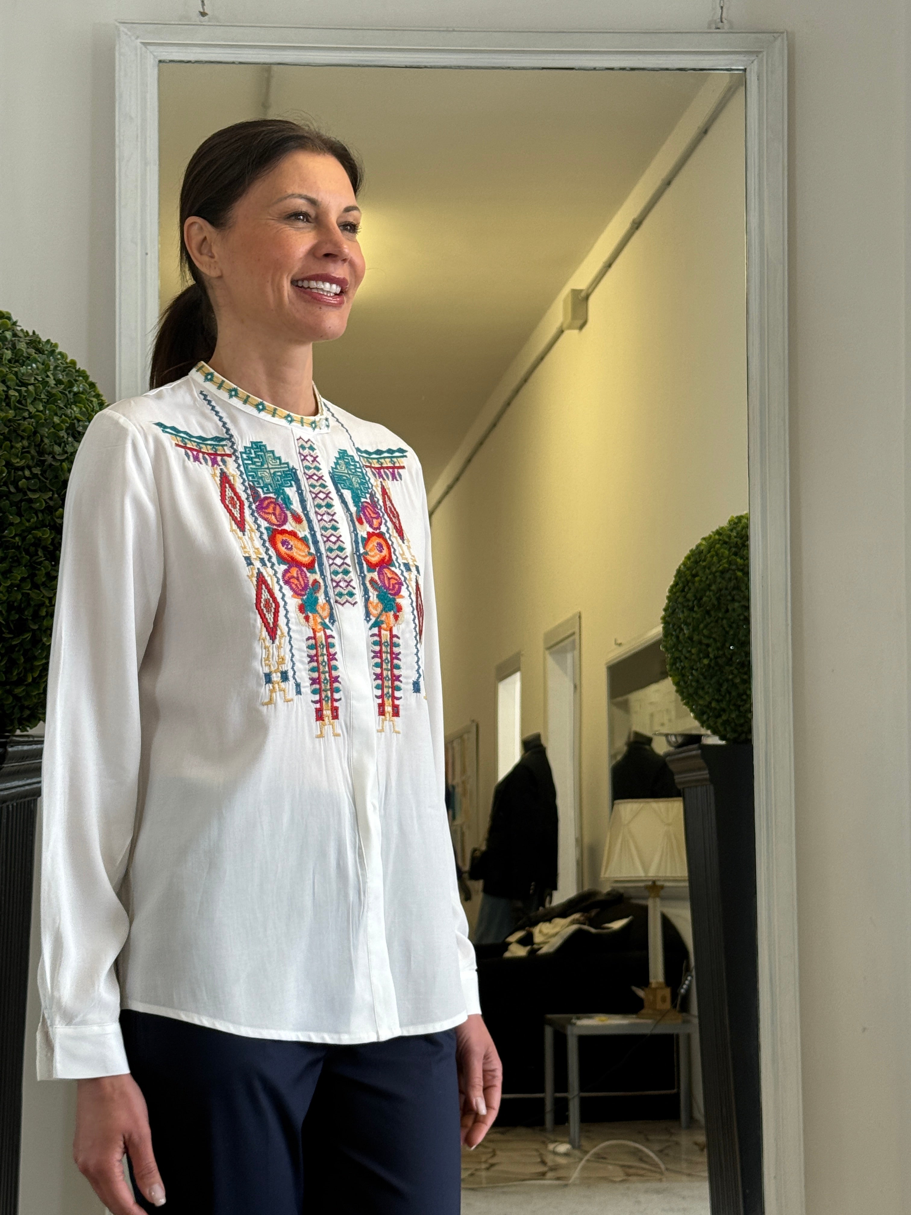 Camicia con Ricamo Etnico