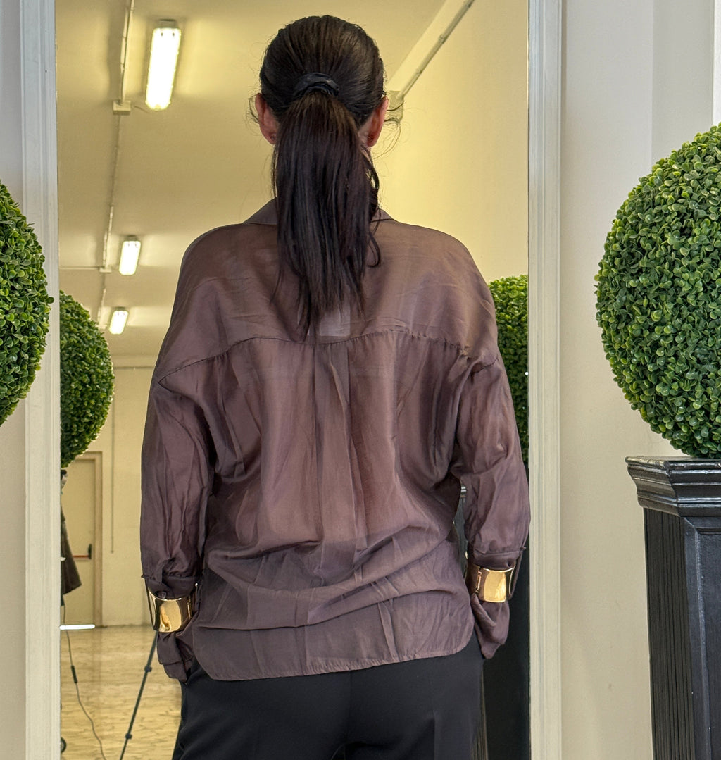 Camicia in Organza con Bracciali Dorati
