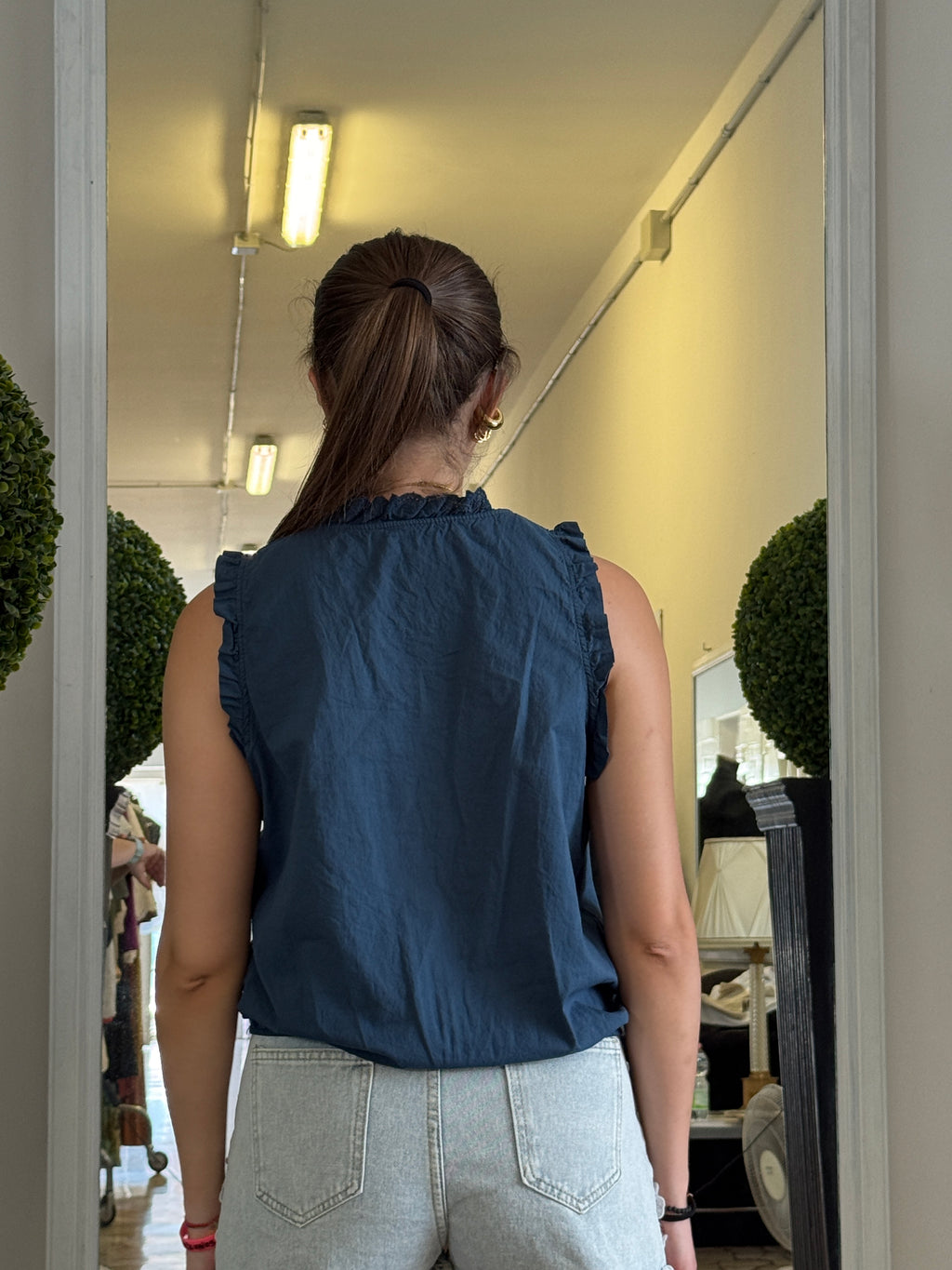 Camicia Senza Maniche con Orli Arricciati ed Elastico sul Fondo