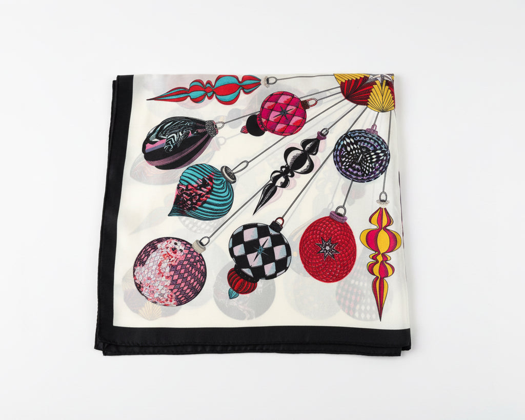 Foulard Quadrato con Stampa Barocca