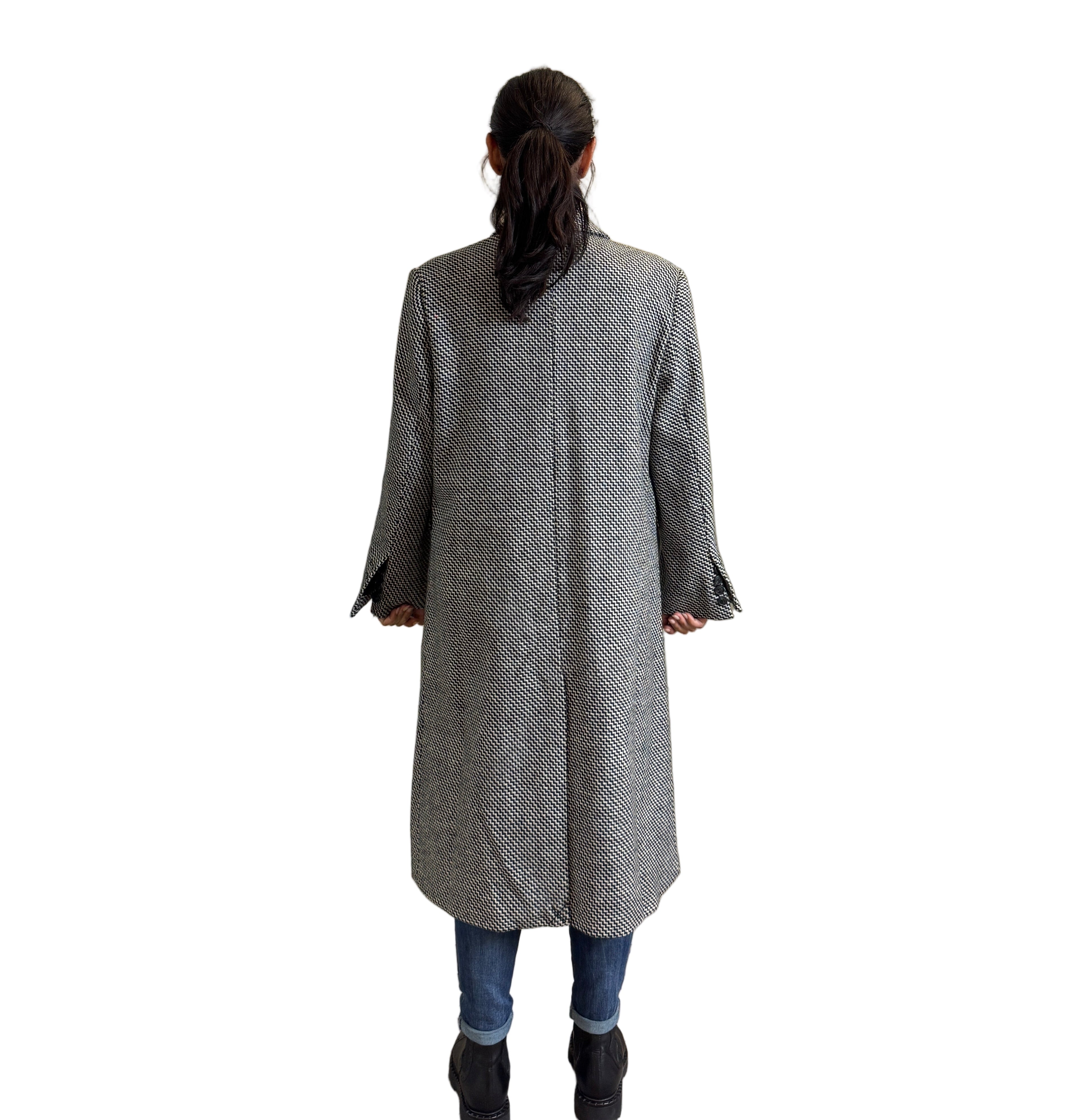 Cappotto Zig Zag con Spilla