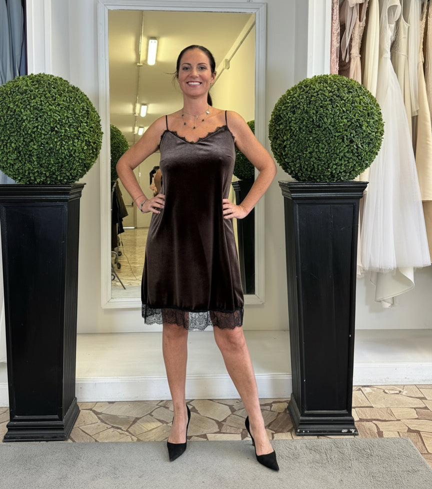 Abito a Sottoveste in Velluto e Pizzo