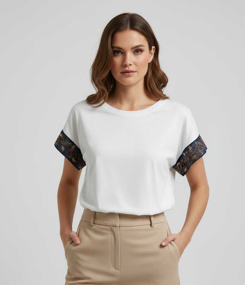 Maglia Girocollo con Inserti Ricamati