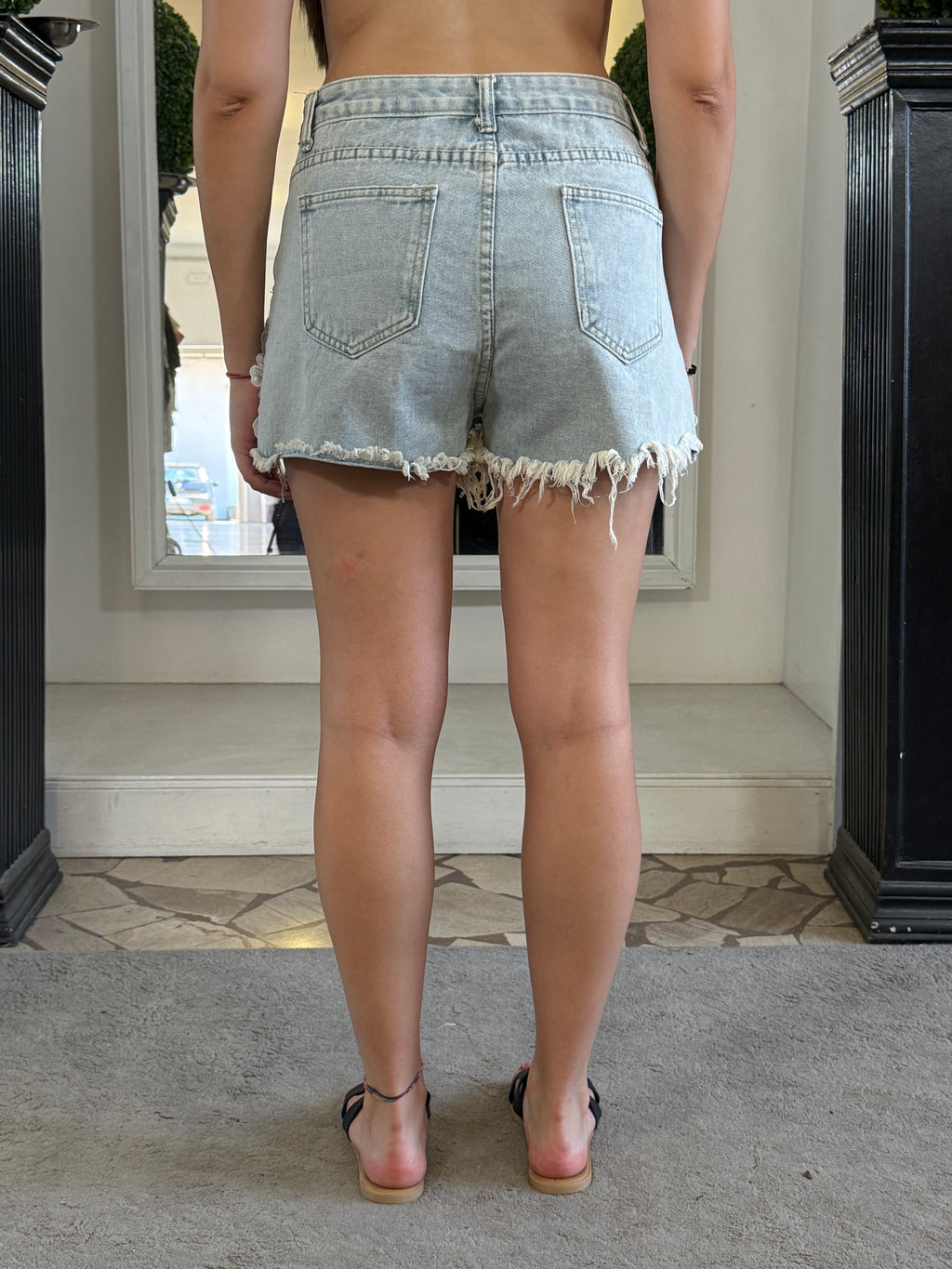 Shorts in Denim Stinto Vita Alta con Strappi