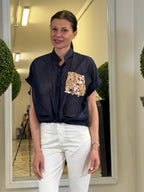 Camicia Maniche Corte con Risvolto e Tasca in Paillettes