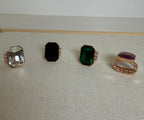 Anello con Maglia Elastica e Pietra Rettangolare