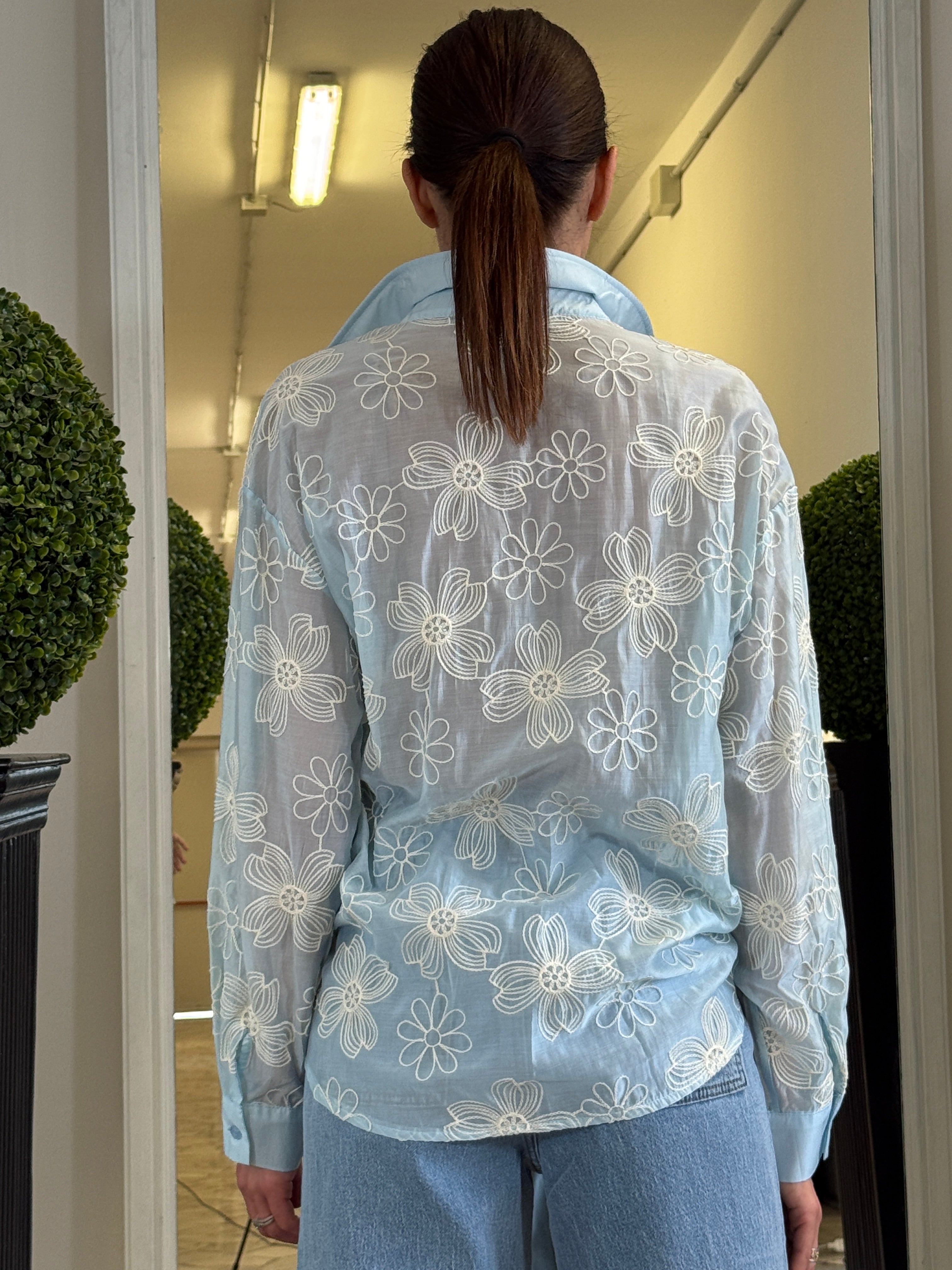 Camicia con Fiori Ricamati