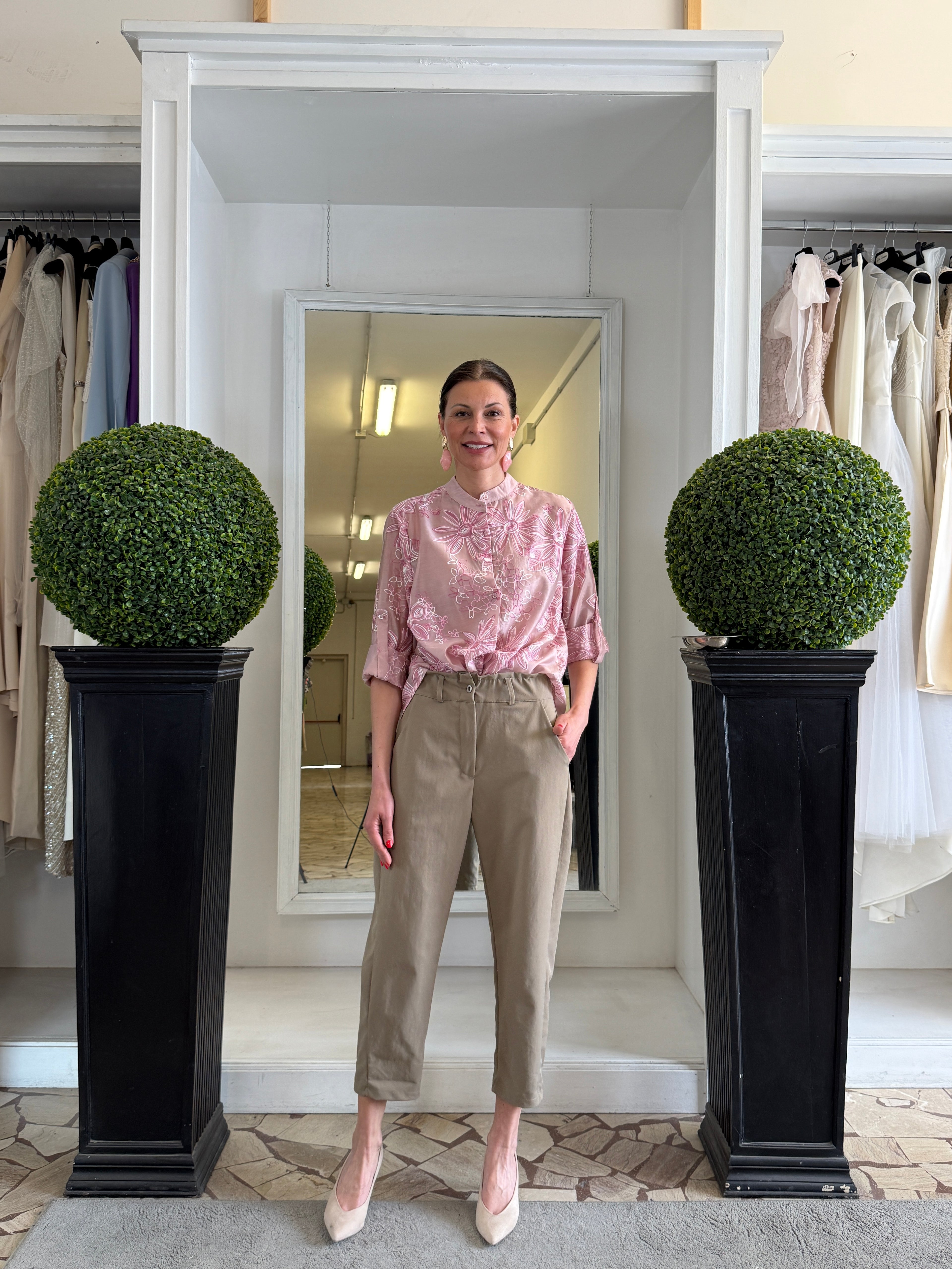 Camicia con Ricami Floreali