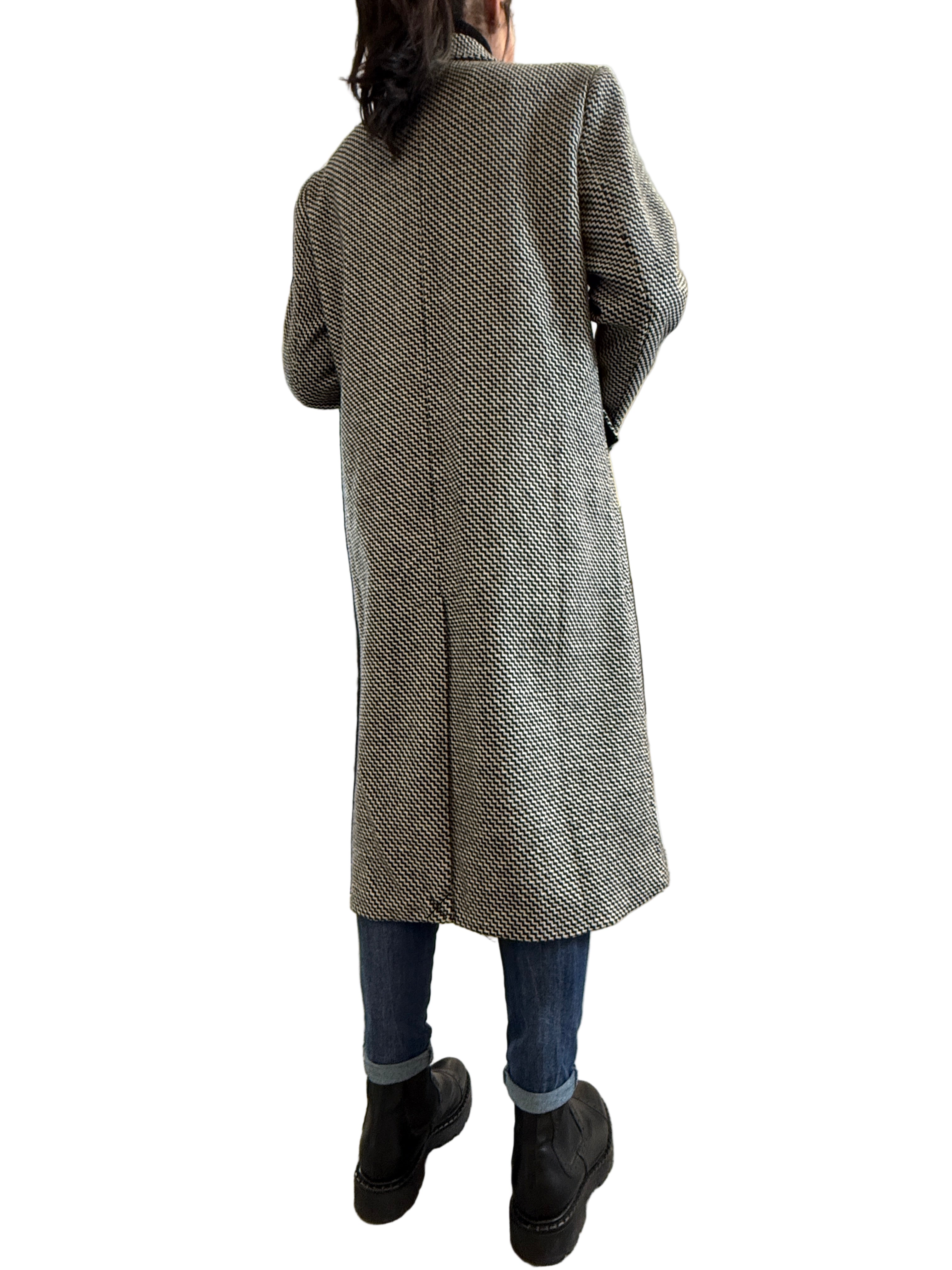 Cappotto Zig Zag con Spilla