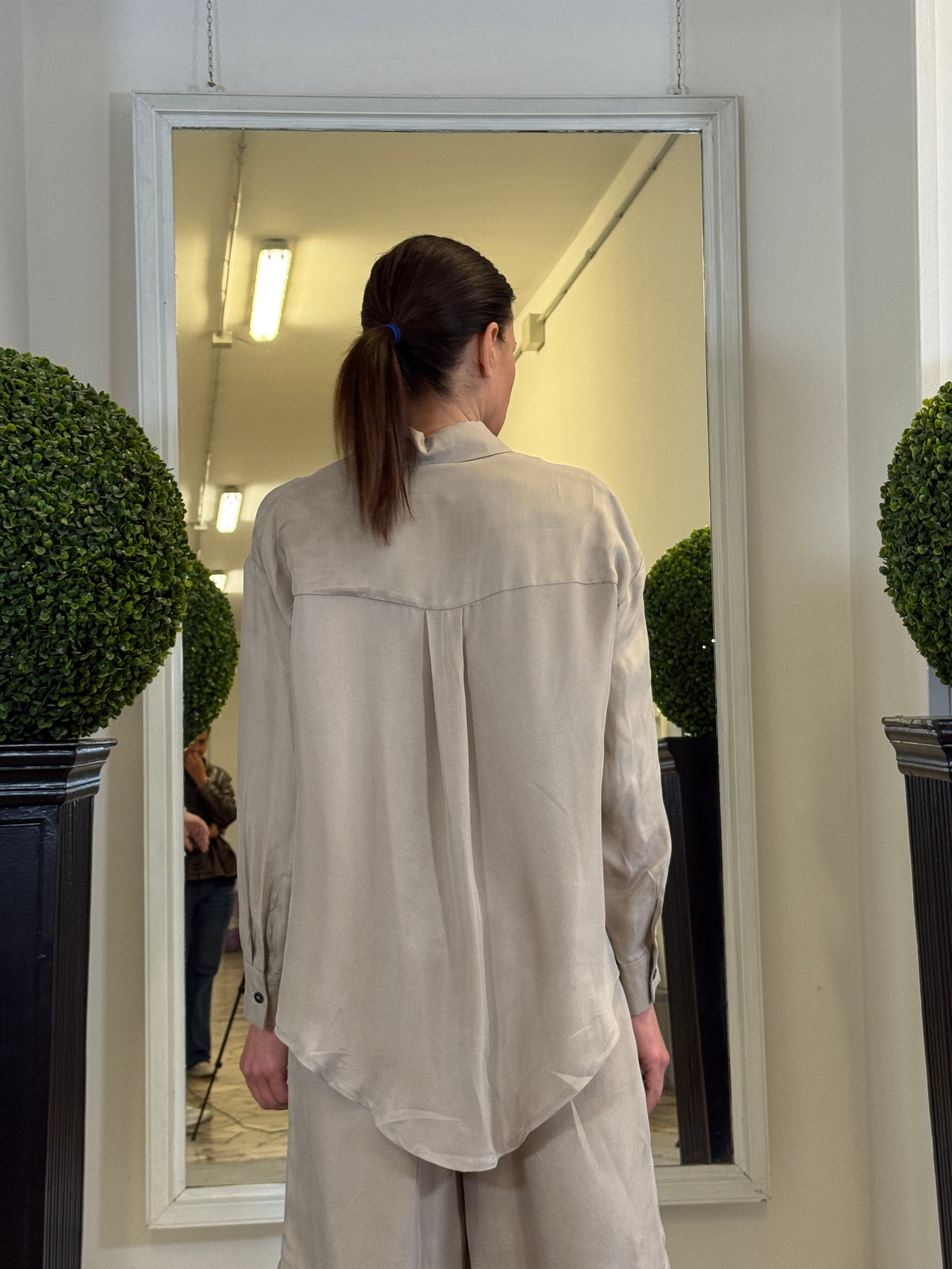 Tensione In Camicia con Taschino in Cupro