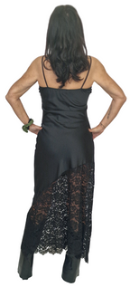 Abito lungo con pizzo