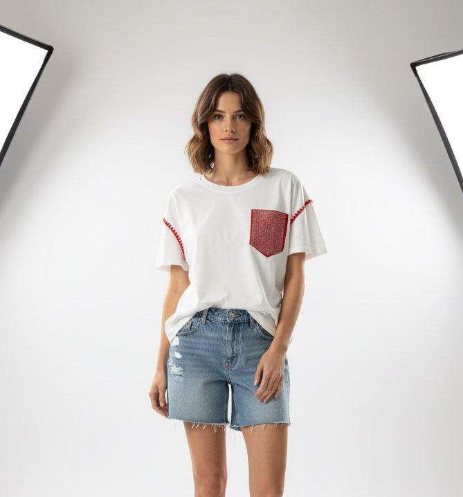 T-shirt con Tasca con Strass e Profili Giromanica