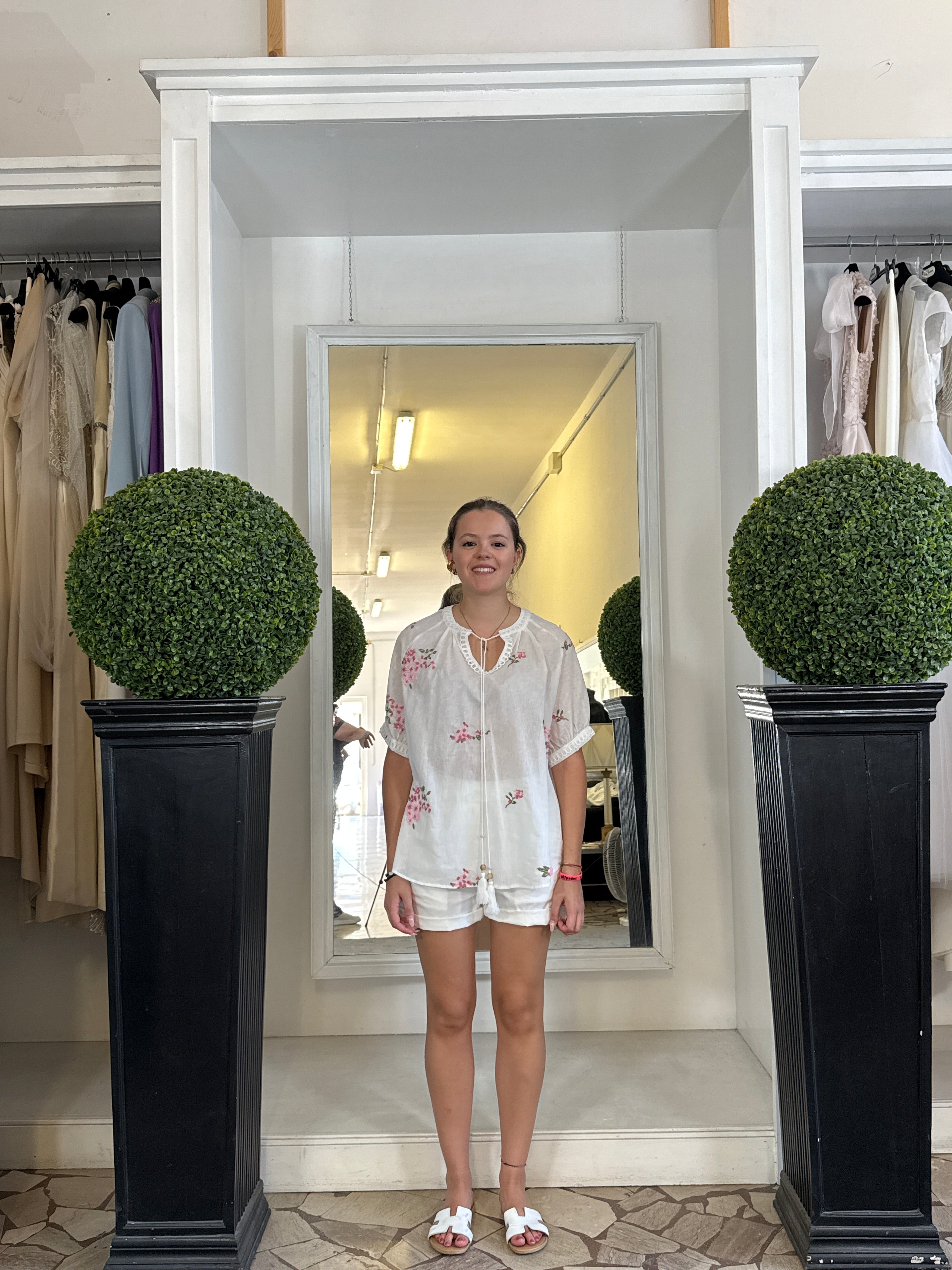 Blusa in Cotone con Ricamo Floreale Manica Corta Collo Scollatura Keyhole