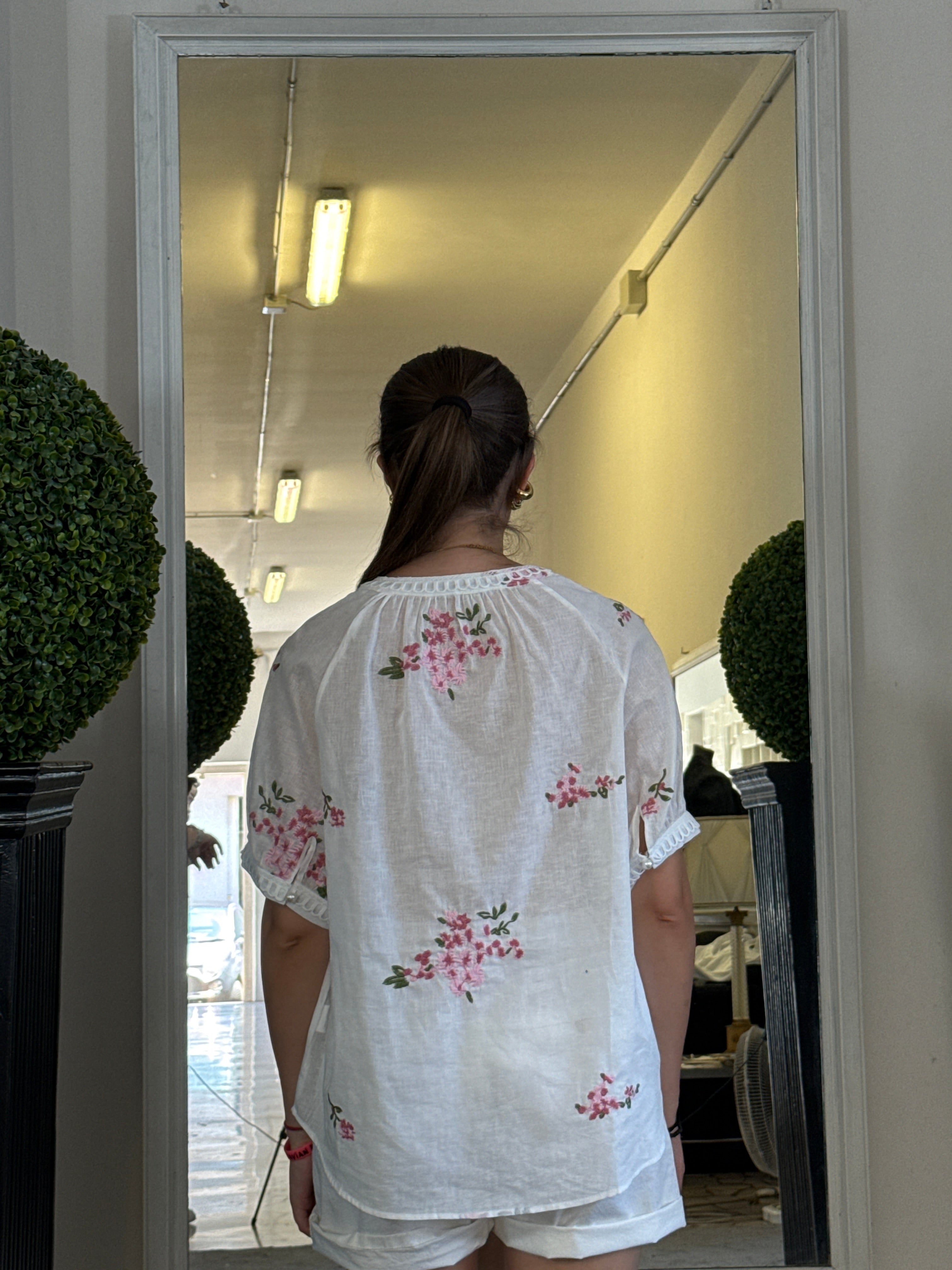 Blusa in Cotone con Ricamo Floreale Manica Corta Collo Scollatura Keyhole